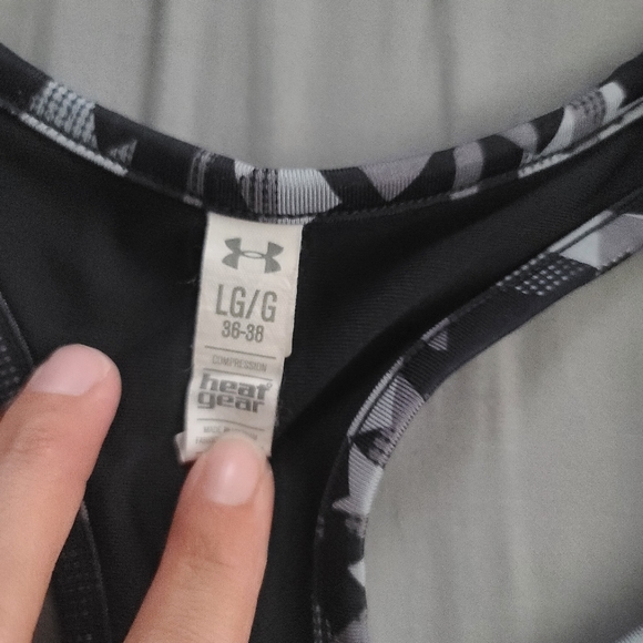Under Armour sports bra - Picture 2 of 4
